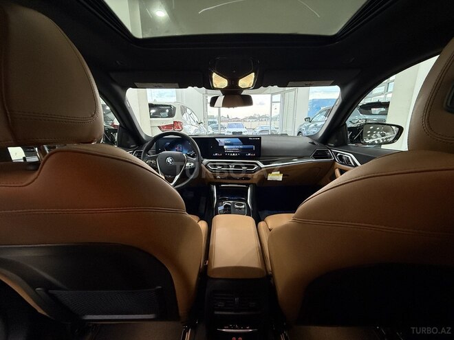 BMW i4-9