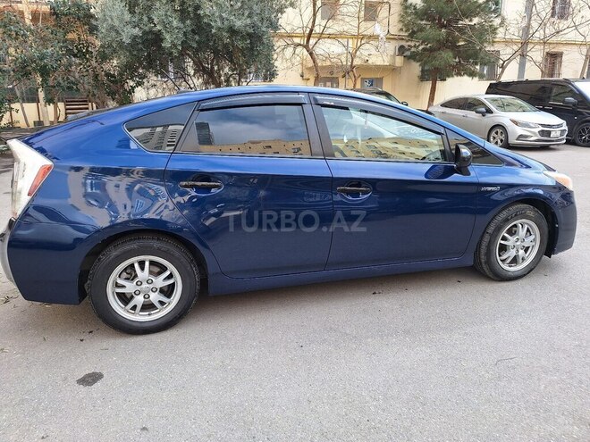 Toyota Prius 2011, 300,000 km - 1.8 l - Bakı