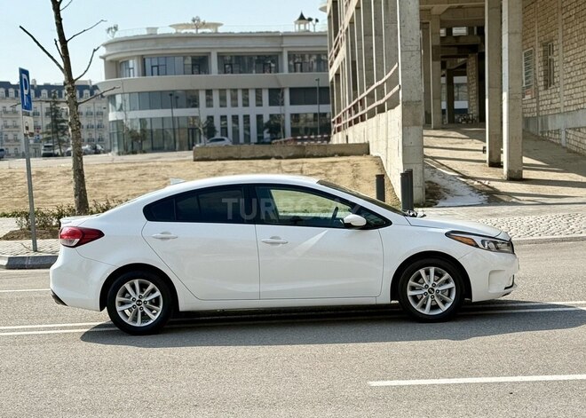 Kia Forte 2017, 130,000 km - 2.0 l - Bakı