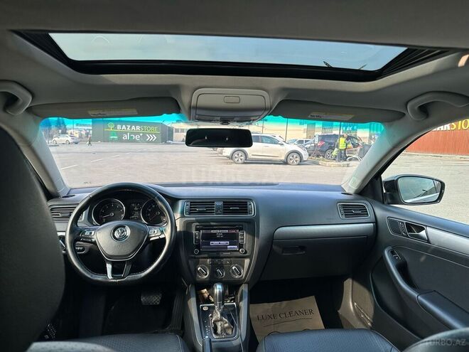 Volkswagen Jetta-8