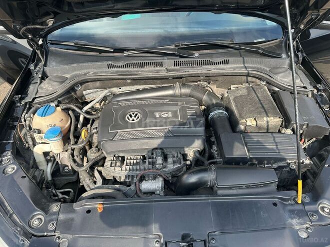 Volkswagen Jetta-12