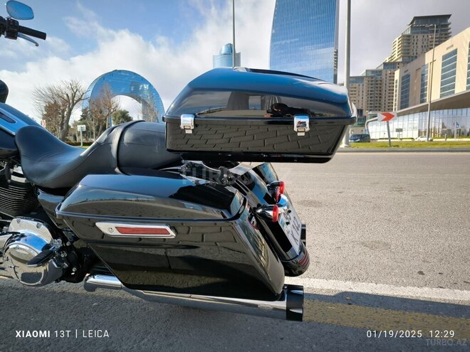 Harley-Davidson FLTRX Road Glide-5