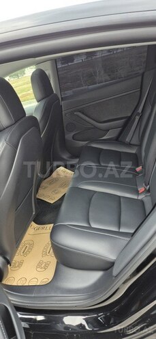 Tesla Model 3-8