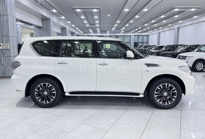 Nissan Patrol 2013, 196,200 km - 5.6 l - Bakı