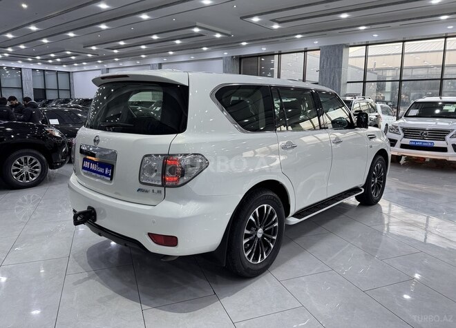 Nissan Patrol 2013, 196,200 km - 5.6 l - Bakı