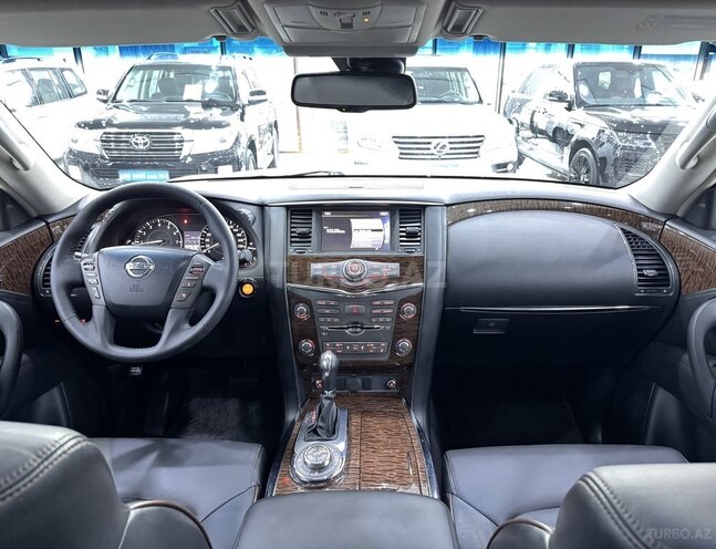 Nissan Patrol 2013, 196,200 km - 5.6 l - Bakı