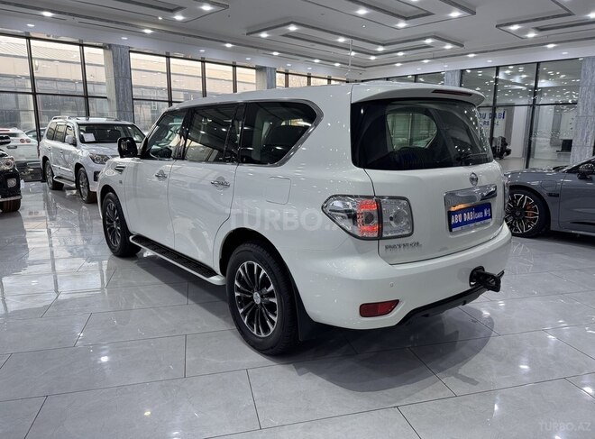 Nissan Patrol 2013, 196,200 km - 5.6 l - Bakı