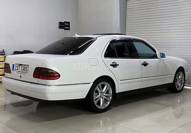 Mercedes E 240 1999, 307,000 km - 2.4 l - Sumqayıt