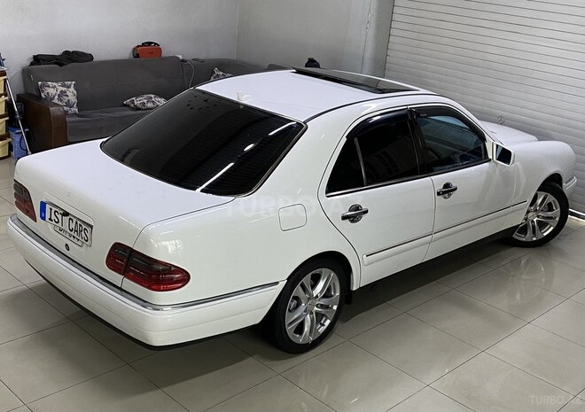 Mercedes E 240 1999, 307,000 km - 2.4 l - Sumqayıt