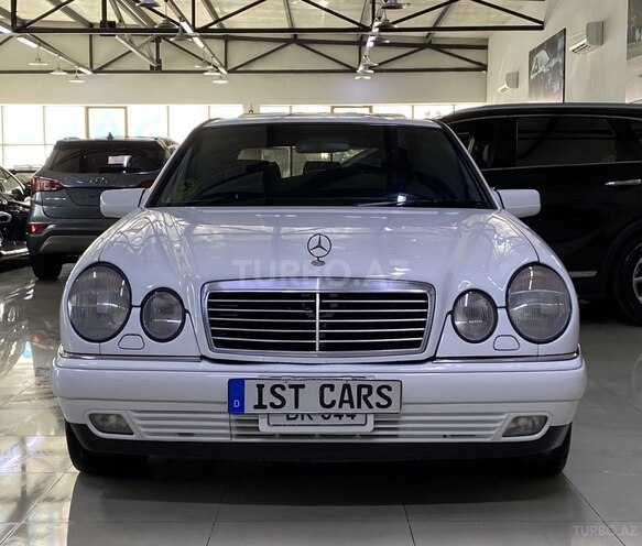Mercedes E 240 1999, 307,000 km - 2.4 l - Sumqayıt