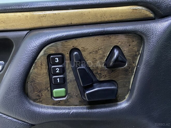 Mercedes E 240 1999, 307,000 km - 2.4 l - Sumqayıt