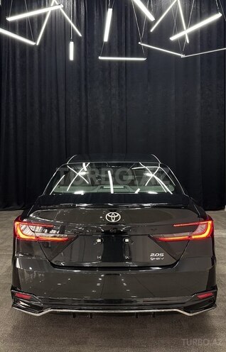 Toyota Camry-5