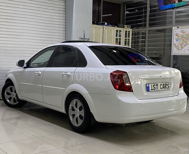 Daewoo Gentra-11