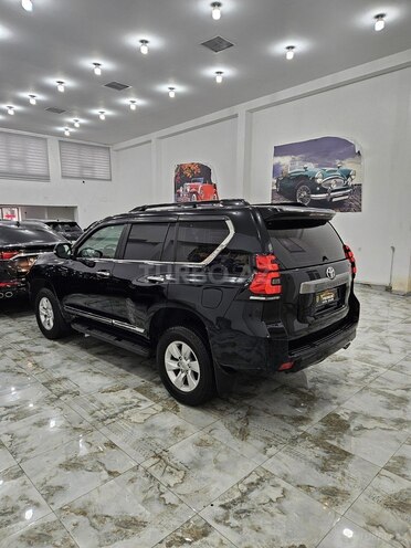 Toyota Land Cruiser Prado-5
