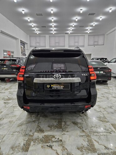 Toyota Land Cruiser Prado-4