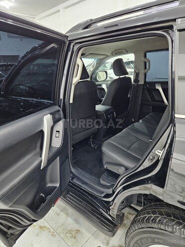Toyota Land Cruiser Prado-11