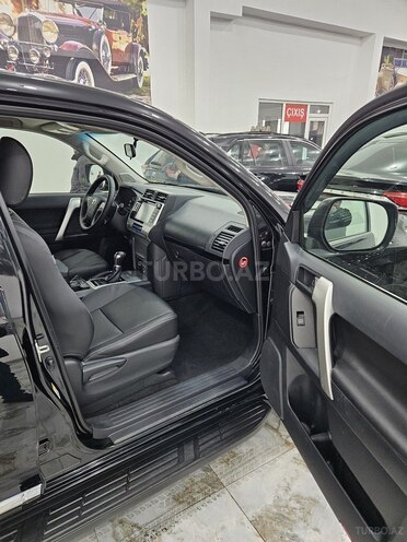 Toyota Land Cruiser Prado-15