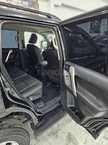 Toyota Land Cruiser Prado-13