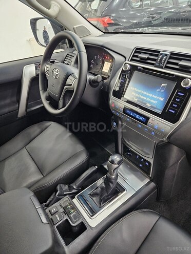 Toyota Land Cruiser Prado-16