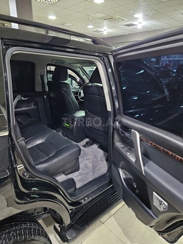 Toyota Land Cruiser-15