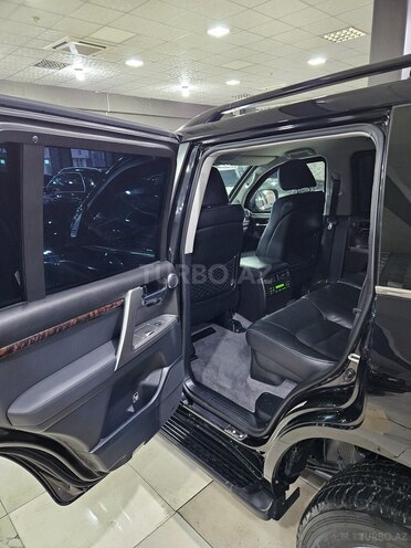Toyota Land Cruiser-10