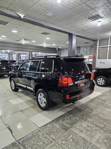 Toyota Land Cruiser-5