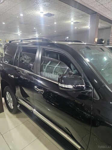 Toyota Land Cruiser-24