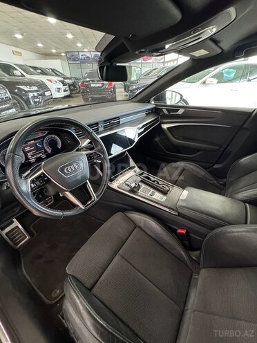 Audi A7-10
