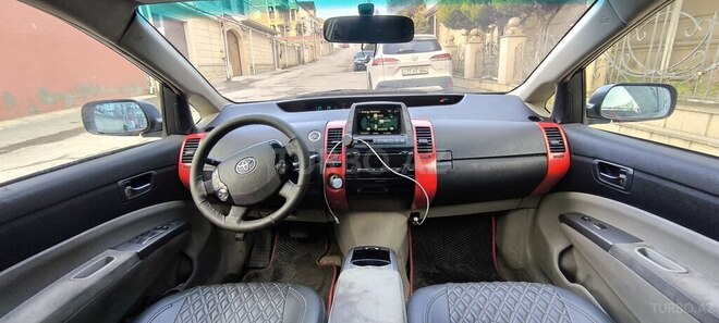 Toyota Prius-3