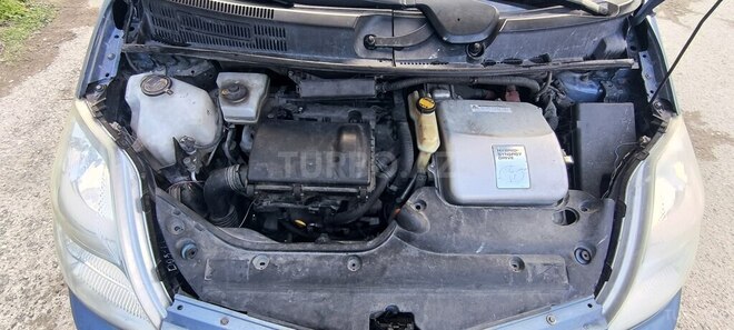 Toyota Prius-8