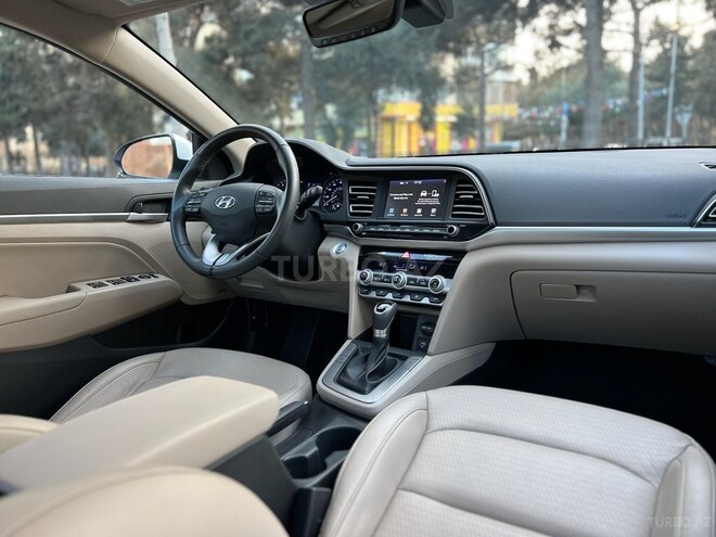 Hyundai Elantra 2020, 21,350 km - 2.0 l - Bakı