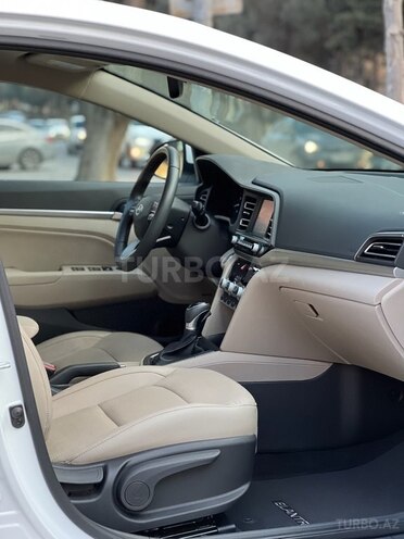 Hyundai Elantra 2020, 21,350 km - 2.0 l - Bakı