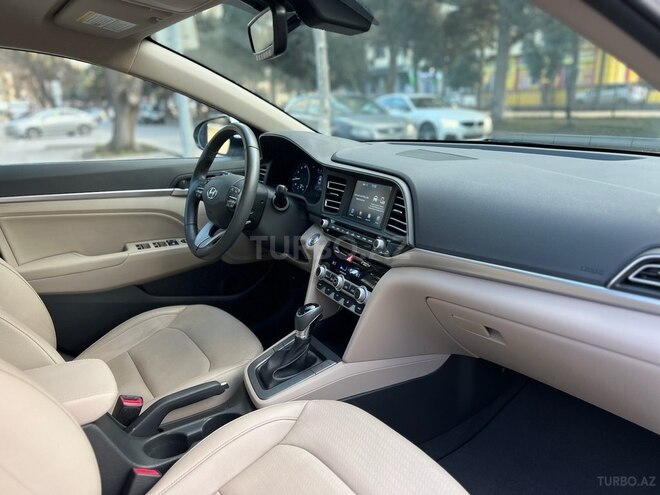 Hyundai Elantra 2020, 21,350 km - 2.0 l - Bakı