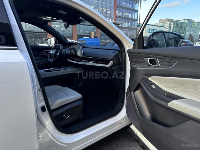 Changan Qiyuan Q05-16