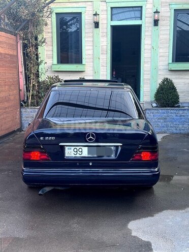 Mercedes E 220-6