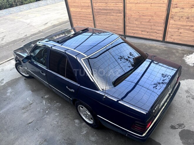 Mercedes E 220-3