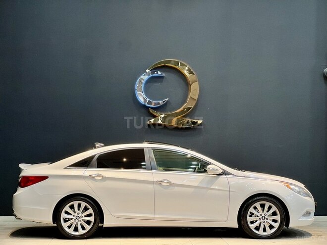 Hyundai Sonata-11