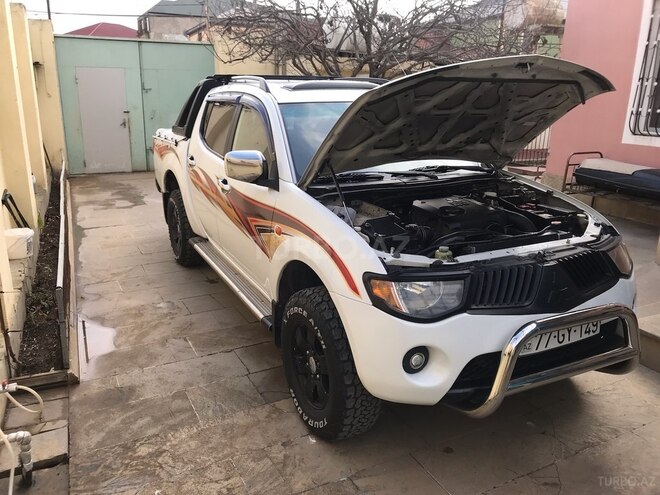 Mitsubishi L200 2007, 280,000 km - 2.5 l - Bakı