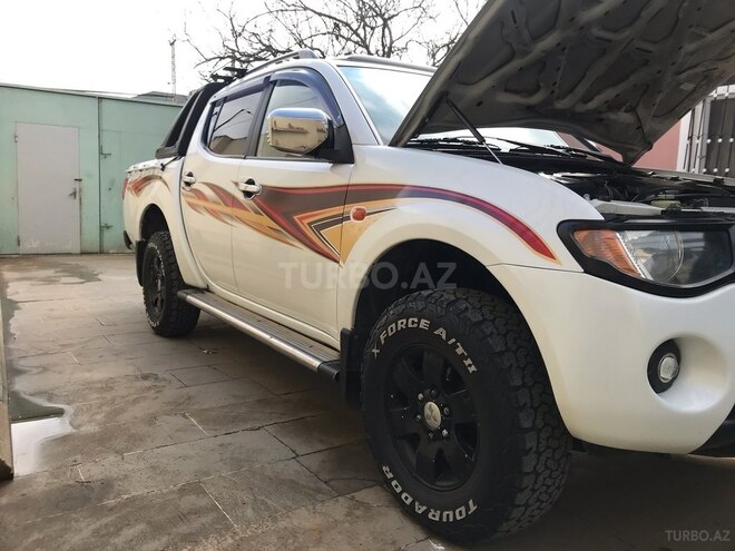 Mitsubishi L200 2007, 280,000 km - 2.5 l - Bakı