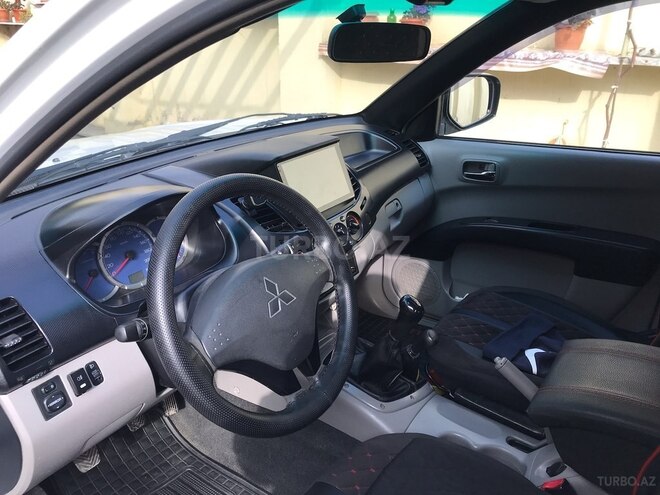 Mitsubishi L200 2007, 280,000 km - 2.5 l - Bakı