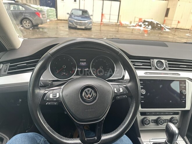 Volkswagen Passat 2018, 92,500 km - 1.8 l - Bakı