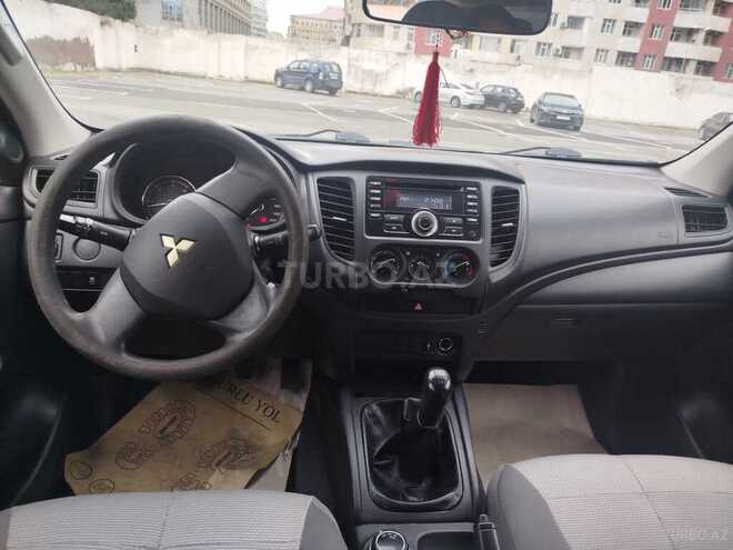 Mitsubishi L200-5