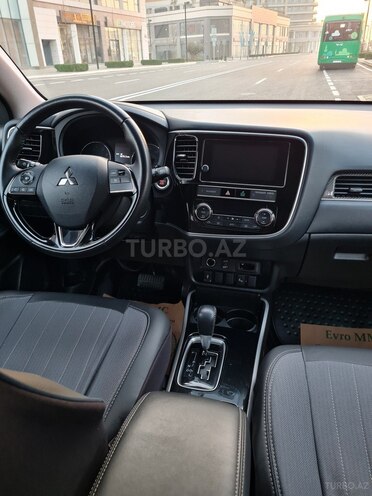 Mitsubishi Outlander 2019, 68,000 km - 2.4 l - Bakı