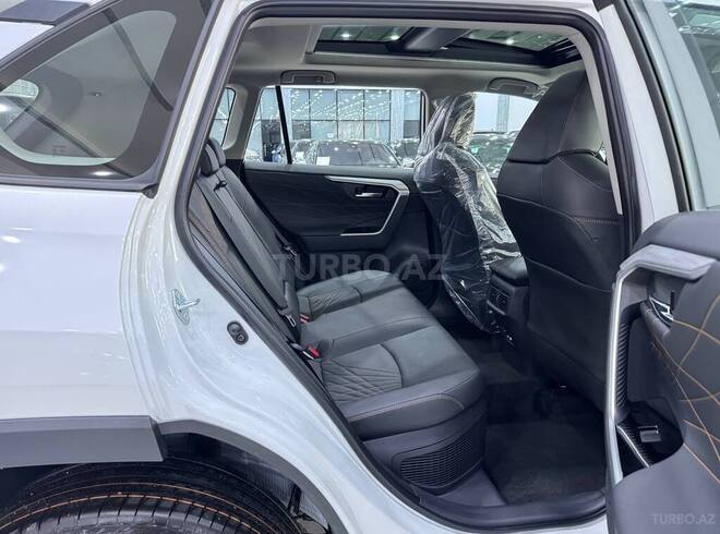 Toyota RAV4-13