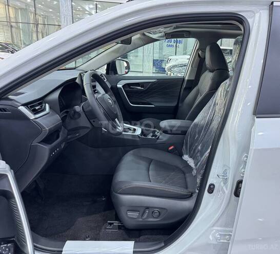 Toyota RAV4-11