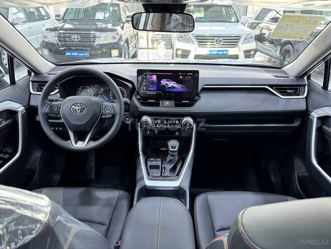 Toyota RAV4-8