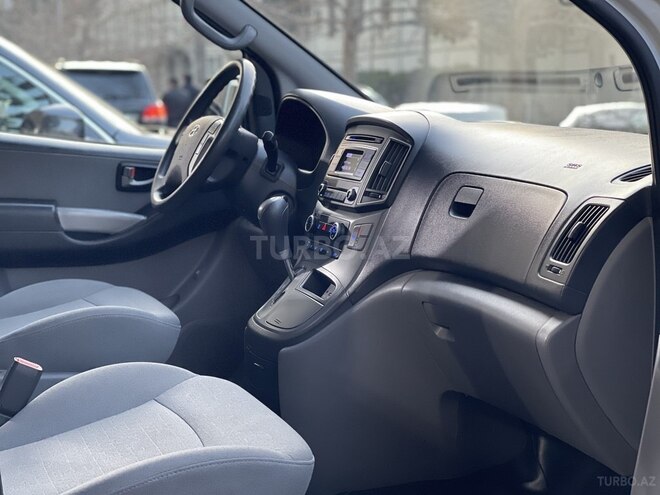Hyundai H-1-7