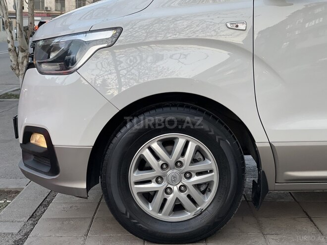 Hyundai H-1-5