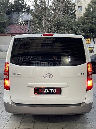 Hyundai H-1-16