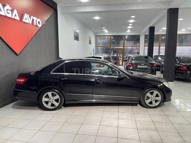 Mercedes E 220 d-3